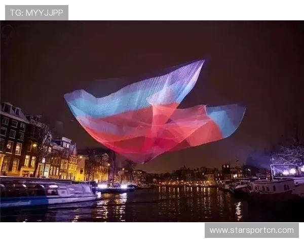 星空足球公园:夜晚星空与足球运动的完美结合,打造城市夜生活的新地标 星空足球公园:夜晚星空与足球运动的完美结合,打造城市夜生活的新地标